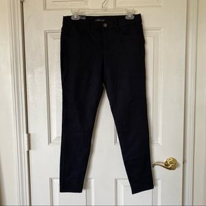 NWT Ann Taylor black super skinny denim in size 4